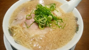 来来亭のワンタン麺1