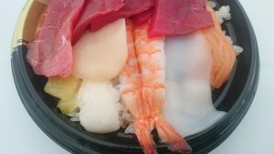 大間のマグロ入り海鮮丼3-全日本うまいもの祭り2016inモリコロパーク